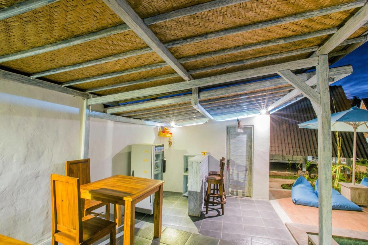 Villa D'Yuki Huts Lembongan à Nusa Lembongan Extérieur photo