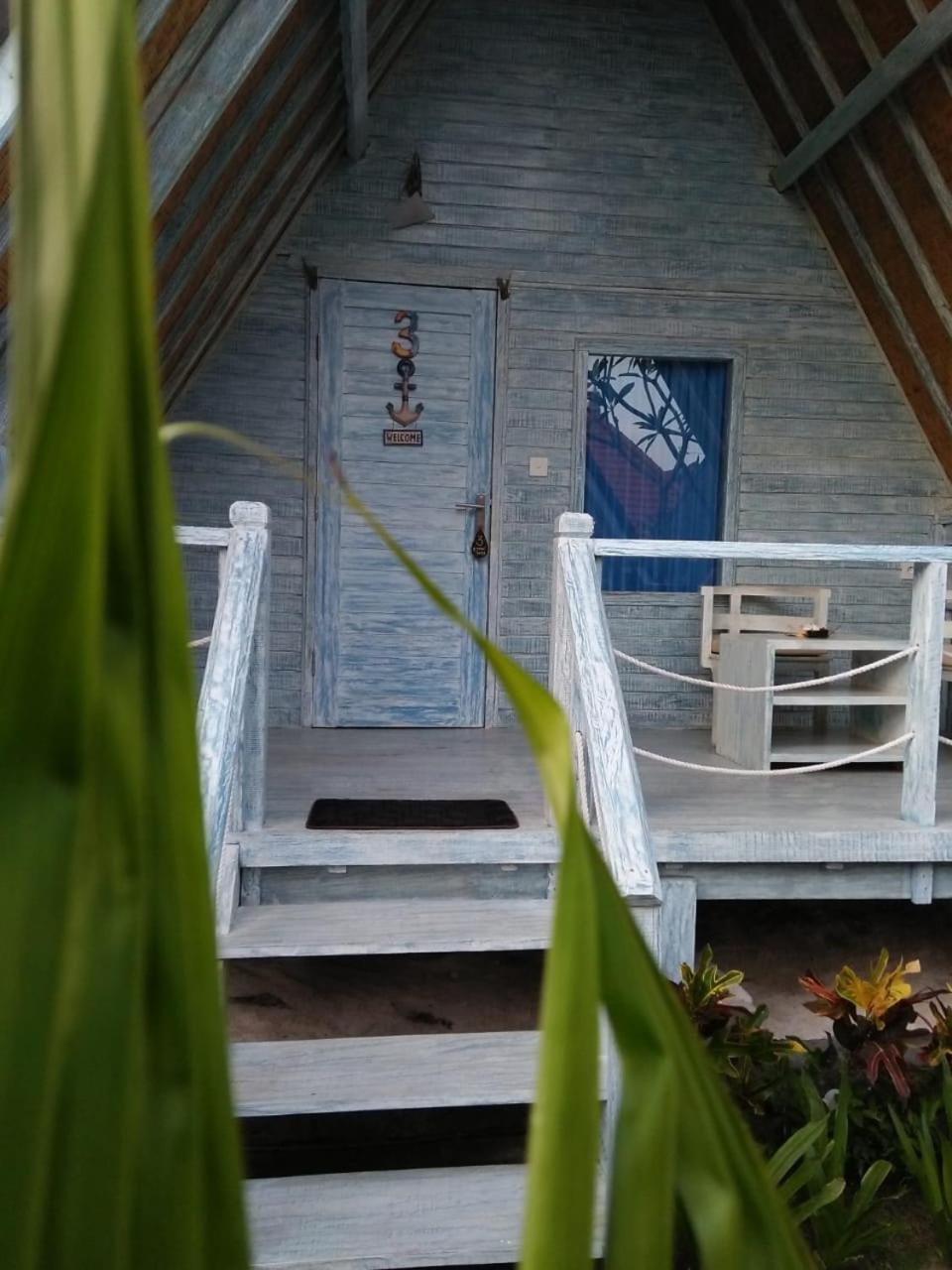Villa D'Yuki Huts Lembongan à Nusa Lembongan Extérieur photo